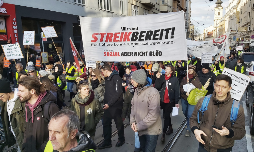 Protestzug im Sozialbereich